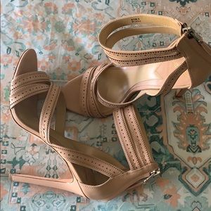 Nude leather sandals